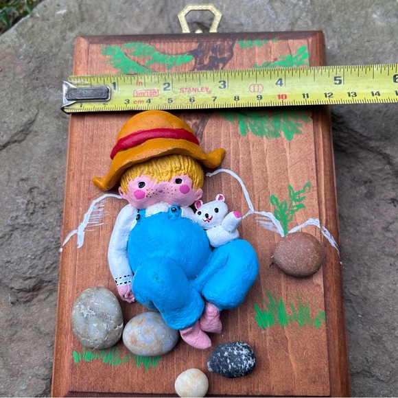 Copy-Vintage Hand Painted Sculpted Clay & Wood Wall Hanging Little Boy With O… - Picture 5 of 8